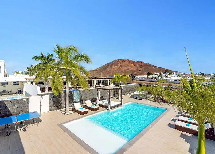 Yanira By 普拉亚布兰卡